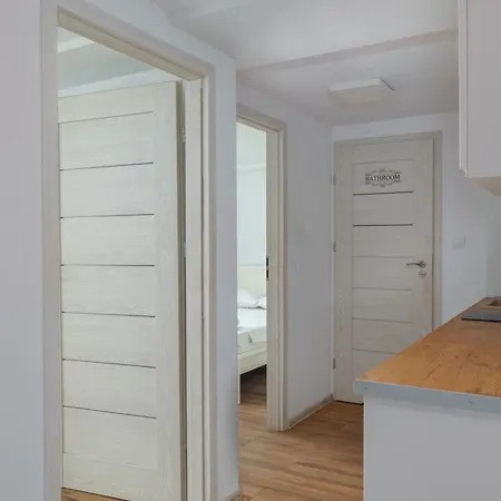 Apartament New On Batorego, Metro, Centre , Wi-fi - By Hik *