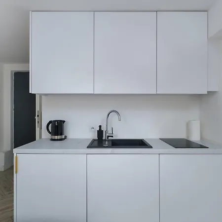 Apartamento New On Batorego, Metro, Centre , Wi-fi - By Hik *
