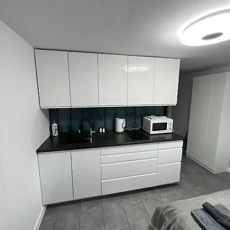 New On Batorego, Metro, Centre , Wi-fi - By Hik Apartment