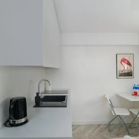 New On Batorego, Metro, Centre , Wi-fi - By Hik *