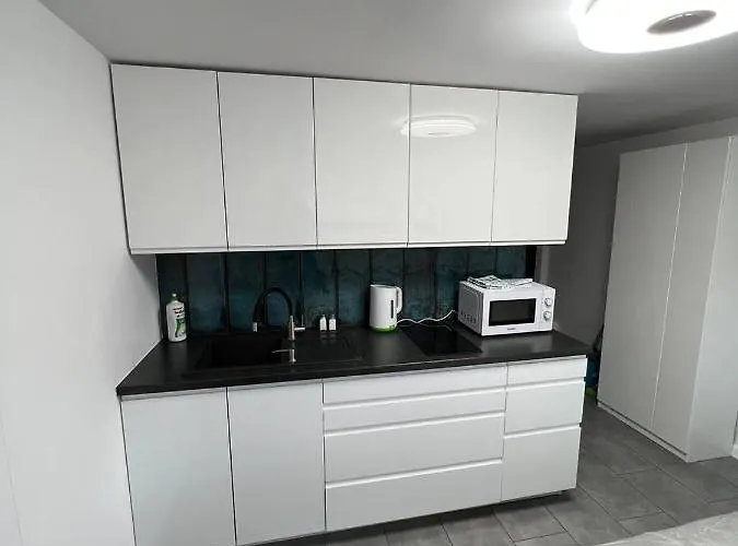 New On Batorego, Metro, Centre , Wi-fi - By Hik Апартаменты