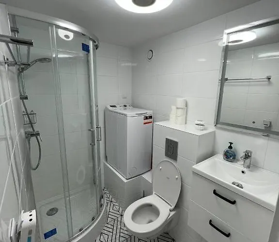 New On Batorego, Metro, Centre , Wi-fi - By Hik *