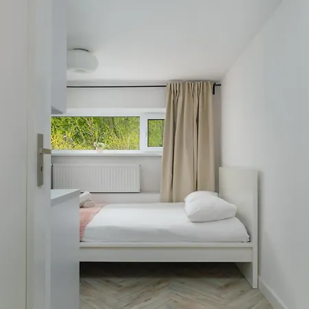 New On Batorego, Metro, Centre , Wi-fi - By Hik *